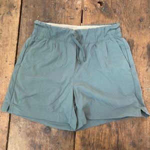 REI co-op high rise shorts. Size xs.